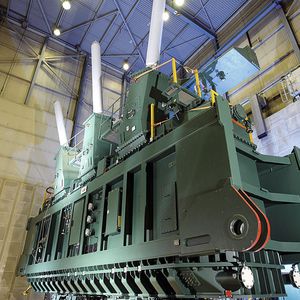 Bild 1: Zum Bewegen von tonnenschweren Transformatoren mit Luftkissen-Transportsystemen wird kurzzeitig viel Druckluft benötigt. (Almig)