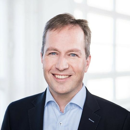 (Martin Groß-Albenhausen ist stellvertretender Hauptgeschäftsführer des bevh. (Bild: bevh))