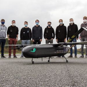 Night Fury kann nicht nur senkrecht starten und landen, sondern zusätzlich auch autonom fliegen.