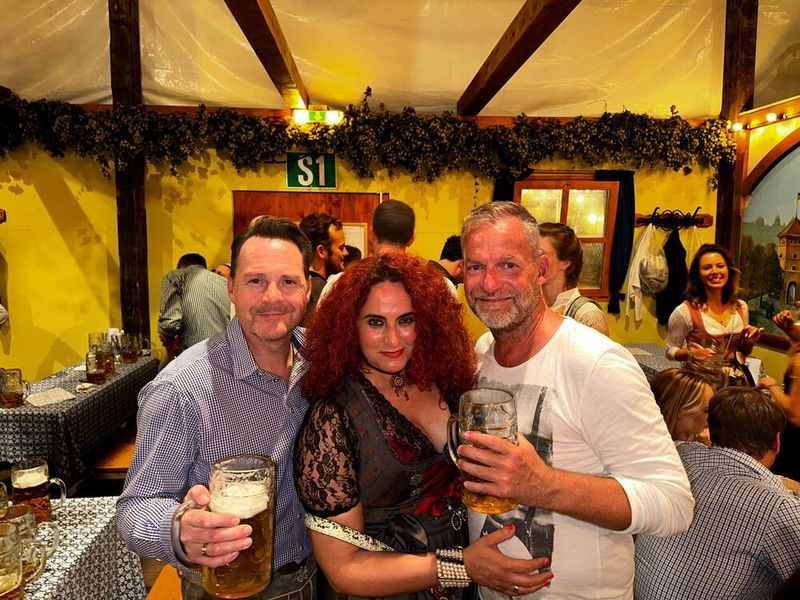 Besa (IT-BUSINESS) mit Markus Hollerbaum (S&K) und Heiko Lühr (Fujitsu). (Bild: Vogel IT-Medien GmbH)