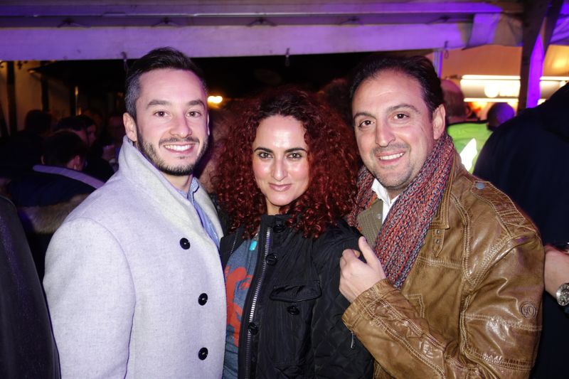 Zwischen (l.) Dominik Heil und Thomas Spanidis, Samsung, fühlt sich Besa, IT-BUSINESS sehr wohl. (IT-BUSINESS)