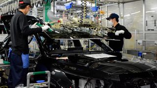 Fertigung des SUVs Harrier im japanischen Werk Takaoka. (Bild: Toyota)