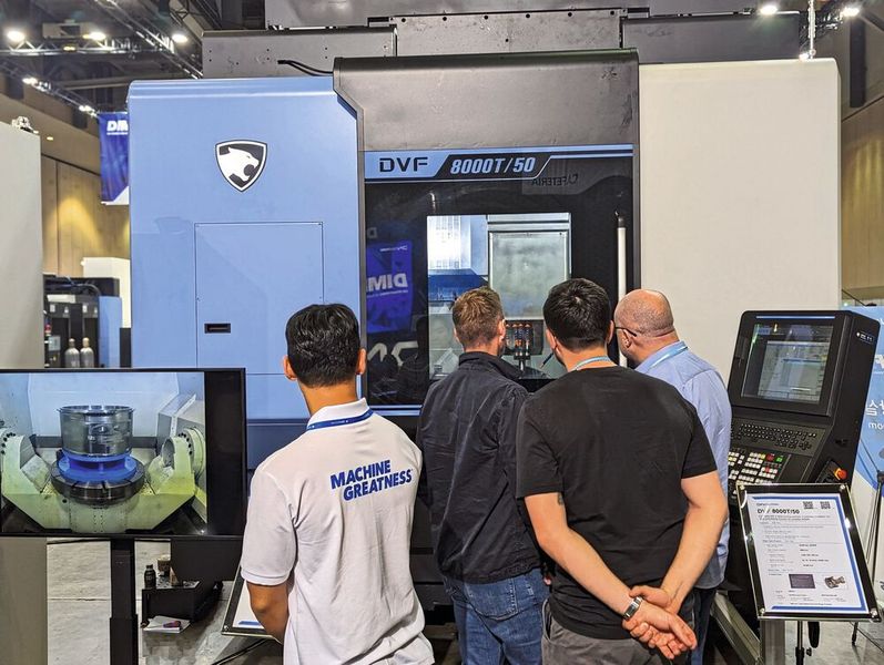 DIe DVF 8000T aus der DVF-Serie, für die 5-Achs-Vertikalbearbeitung. (Bild: DN Solutions)