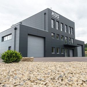 Soeben eröffnet: Das neue Test- und Prüfzentrum der KÜS Technik GmbH im saarländischen Losheim am See. (Foto:  KÜS)