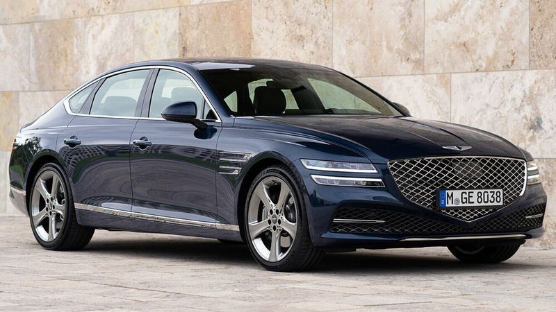 Mit einem Grundpreis von 46.900 Euro ist der koreanische Herausforderer gewiss kein Schnäppchen. (Genesis)