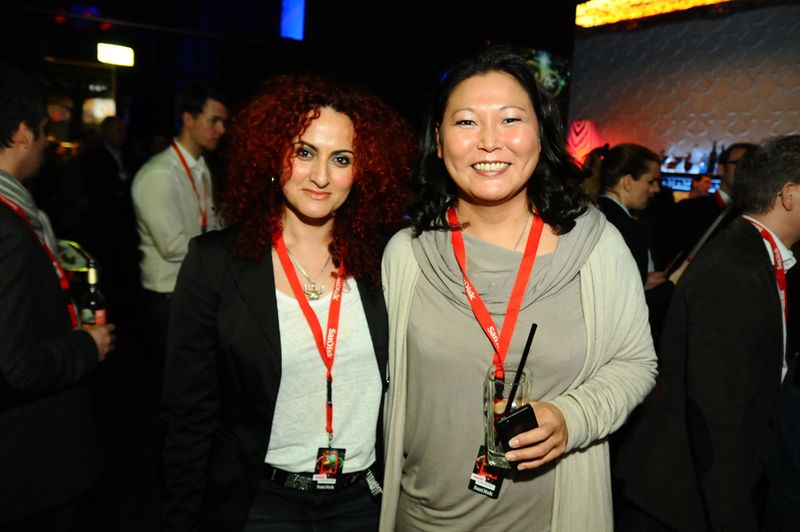 v.l. Besa Agaj (IT-BUSINESS) mit Miriam Franke (Sandisk) (IT-BUSINESS)