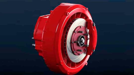 Der Radnabenmotor von Hitachi integriert Bremse, Wechselrichter und Kühlung.(Bild:  Hitachi/Screenshot Youtube-Video)