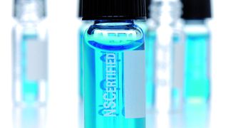 Abb. 1: Vorgereinigte Vials reduzieren den Partikel-Untergrund in der LC/MS oder der GC/MS signifikant.  (Bild: Thermo Fisher Scientific)