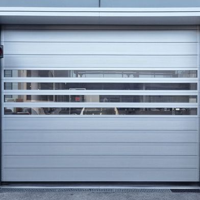 Zuverlässig, funktional und auf die Anforderungen des täglichen Betriebs ausgerichtet: die neuen Essential-Line-Tore von Efaflex. (Bild: Efaflex)