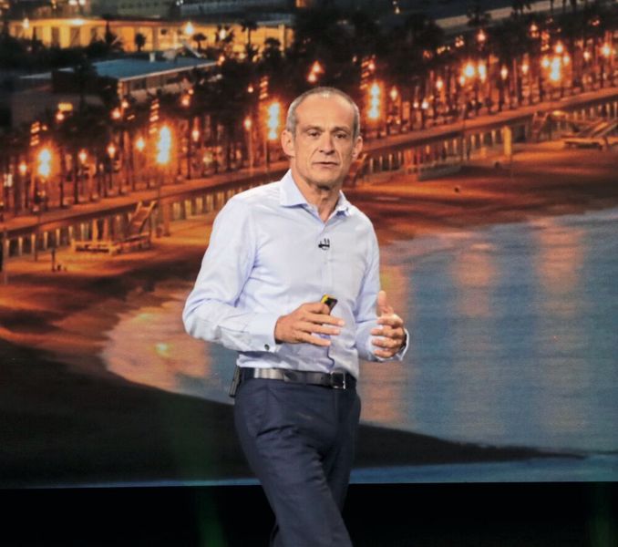 Jean-Pascal Tricoire, CEO von Schneider Electric: «Zum ersten Mal in unserer Geschichte können wir alle an einem Effizienzsprung und der seltenen Gelegenheit teilnehmen, den Widerspruch zwischen Fortschritt für alle und einer nachhaltigen Zukunft für unseren Planeten in Einklang zu bringen.» (Anne Richter, SMM)