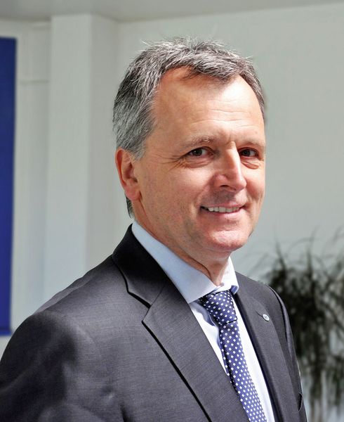 Peter Kaupp, bei Weil Engineering für Vertrieb und Entwicklung zuständig: „Unsere Anlagenkonzepte sind für größtmögliche Flexibilität modular aufgebaut und schon in der Grundkonfiguration an Kundenbedürfnisse angepasst. Beispiel hierfür ist die modular aufgebaute Flexible Laser Cell (FLC).“ (Bild: Weil Engineering)