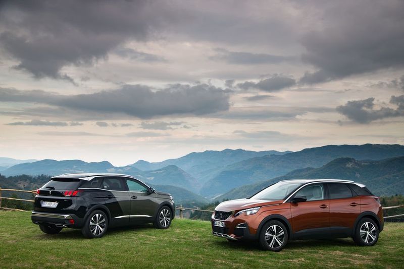 Die GT-Variante (links) tritt besonders sportlich auf. (Peugeot)
