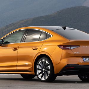 Die RS-Version des Enyaq Coupé startet preislich bei 57.700 Euro.(Bild:  Skoda)