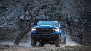 RAM 1500 Rebel: Bei der US-Wahl stand auch die E-Auto-Quote zur Abstimmung. Trump hat versprochen, diese Regeln zurückzunehmen. (Bild: Stellantis)