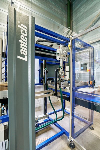 Lantech ist auf industrielle Verpackungsmaschinen spezialisiert und bietet automatisierte Systeme und Lösungen für jede Branche, um Transportschäden und Abfälle zu minimieren. (Bild: Helu)