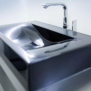 Mut zum Außergewöhnlichen: Das Carbon-Waschbecken im AMG-Performance-Center.