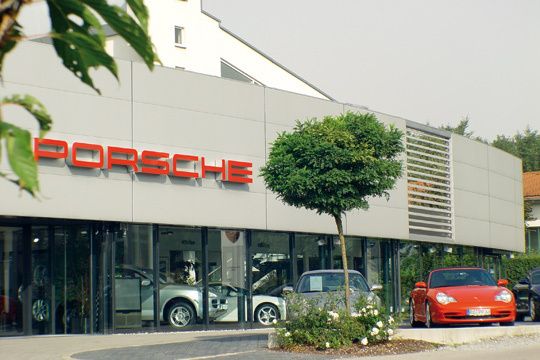 Wurde 2006 AVP-Familienmitglied: das Porsche-Zentrum im Inntal. (Archiv: Vogel Business Media)