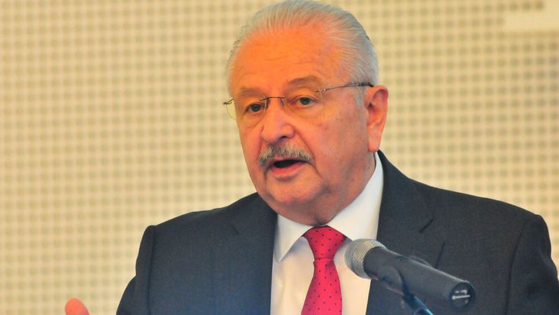 Jürgen Karpinksi, Präsident des Kfz-Gewerbes, ist über die Haltung des Wirtschaftsministeriums in Bezug auf die E-Prämie verärgert.(Bild:  Zietz)