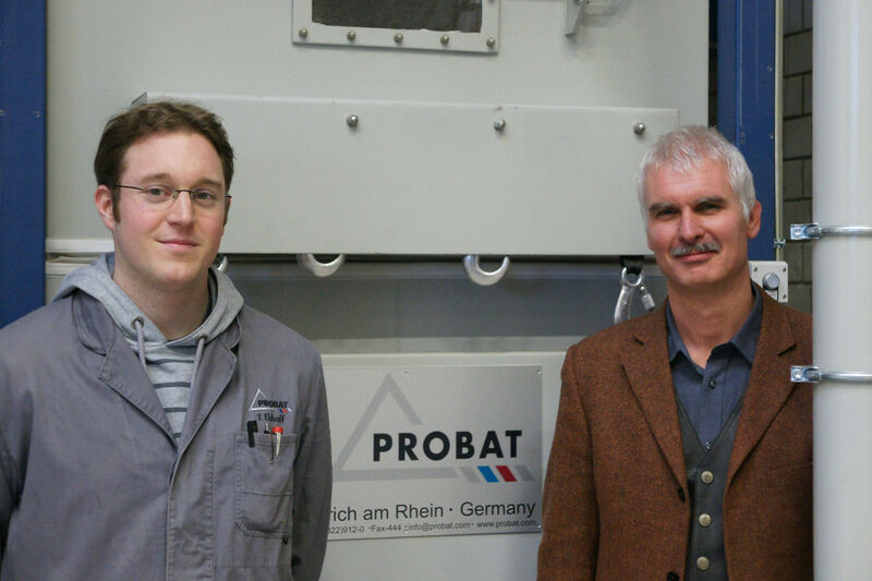 Thomas Elshoff und Michael Engels von Probat sind mit den Aerzener Aggregaten hochzufrieden. (Bild: Aerzener)