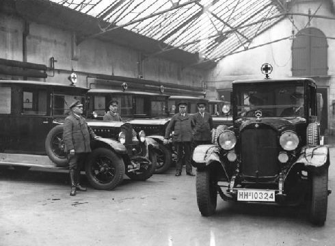 Von 1877 bis 1942 war J.A. Schlüter Söhne mit dem gesamten Krankentransportwesen Hamburgs beauftragt. (Archiv: Vogel Business Media)
