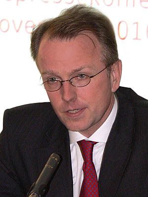 „Bei 8 Mrd. Euro Neugeschäft bemerken wir keine gewaltigen Effekte aus der Elektromobilität.“ Kai Ostermann, Vorstandsvorsitzender der Deutschen Leasing AG, Bad Homburg. Bild: Steinmüller (Archiv: Vogel Business Media)