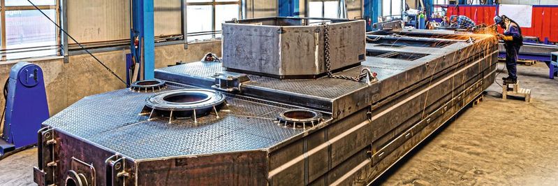 Hang zur Grösse: Die Spezialisten von Langen CNC Metalltechnik fertigen komplette Baugruppen aus geschnittenen und gebogenen Blechen für den Sondermaschinen-, den Fahrzeug- und den Schiffbau.(Bild:  Daniel Kunzfeld/Bystronic)