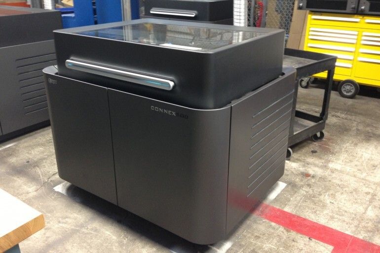 Die endgültige Schallplatte entsteht auf einem solchen Kunstharz-Drucker Objet Connex500 mit einer Auflösung von 0,043 mm in x- und y-Richtung sowie 0,016 mm auf der z-Achse (Bild: Amanda Ghassaei)