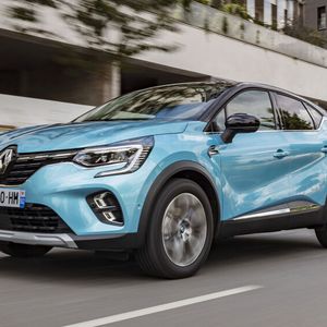 2023 schickt Renault vom B-Segment-SUV Captur eine verlängerte Version an den Start. Sie soll die Lücke zum Austral füllen und den Einstieg ins C-Segment bilden.(Bild:  Renault)