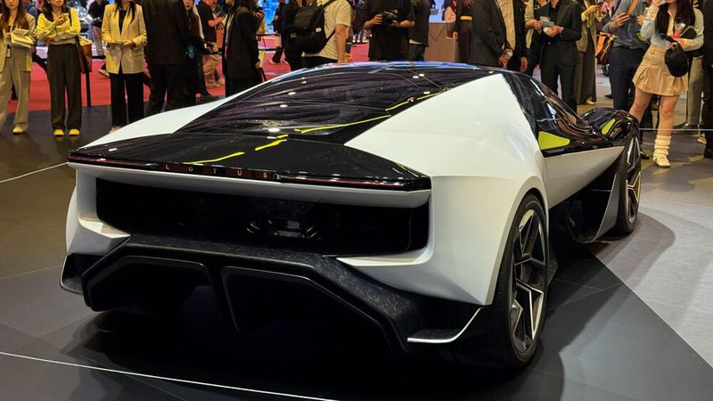 Während Lotus in Europa mit Absatzproblemen kämpft, lässt die Geely-Tochter in Shanghai die Muskeln spielen. (Bild: sp-x)