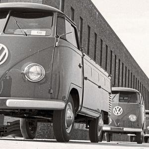 Über 235 Städte und Gemeinden bewerben sich damals, um Standort des geplanten Transporterwerk zu werden. Für Hannover sprach vor allem die gute Verkehrsanbindung (Mittellandkanal und Bahn).(Bild:  VWN)