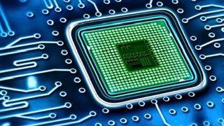 Deutschland und Europa wollen unabhängiger von ausländischen Computerchips werden. Deshalb wollte Intel in Magdeburg eine Fabrik aus dem Boden stampfen, was aber bisher nicht verwirklicht wurde. Jetzt winkt eine neue Chance für das Milliardenprojekt ... (Bild: Daddel)