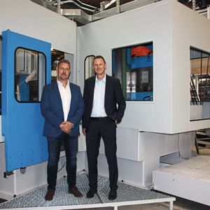Gemeinsam am Werk für langlebige Werkzeugmaschinen: Holger Klatte, Geschäftsführer SSB-Maschinenbau (rechts) und Frithjof Höbel, Technischer Berater Rundtische bei Fibro.(Bild:  SSB-Maschinenbau)