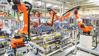 Skoda hat in Mlada Boleslav ein neues Batteriewerk eingeweiht, um den steigenden Bedarf zu decken, aber auch um die Batteriekosten um 30 Prozent zu senken. (Bild: Skoda)