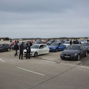 (BMW)