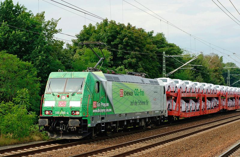 Zukunftsweisend: umfassende, maßgeschneiderte, internationale und umweltfreundliche kombinierte und intermodale Verkehrs- und Logistik-Services für Industrie und Handel. (Bild: DB)