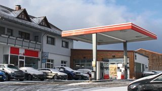 Mehrmarkenorganisation wie Toha geben auch kleinen Kfz-Betrieben die Möglichkeit, im Verbund mit großen Partnern Kräfte zu bündeln und wieder Profil zu gewinnen.  (Bild: Faust)