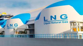 Heute beginnt der Bau des ersten LNG-Importterminals in Stade bei Hamburg. Wie es heißt, haben mehrere private Unternehmen investiert. Der Invest beziffere sich auf rund eine Milliarde Euro. (Bild: Dostergond)