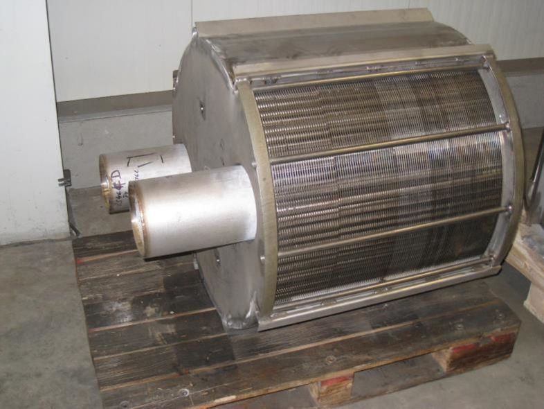 In a conventional plate-and-shell heat exchanger, the plates are compressed between the two thick end plates. The plate pack is kept together by rods on the outside of the pack, and the inlet and outlet tubes are welded to the first plate in the pack. This is a design with many inherent problems and with limited resistance to fatigue. (Alfa Laval)