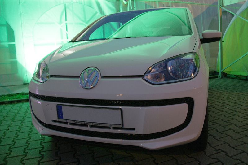 Dieser VW Up fährt nun ein Jahr lang in Nordfriesland. (Michael Telecom)