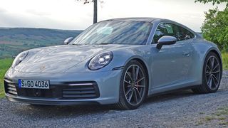 In der Basis kostet der 992 rund 120.000 Euro. Unser mit einigen Extras ausgestatteter Testwagen lag mit über 170.000 Euro deutlich darüber. (Schreiner/»kfz-betrieb«)