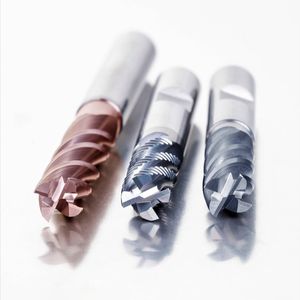 S722HB, S765HB und S768 heißt das Ergänzungs-Trio. Es hilft beim Nuten-, Tauch-, Kontur-, Rampen- und Kopierfräsen, sagt der Hersteller. Das Zerspanungsspiel geht bis hin zu Superlegierungen.