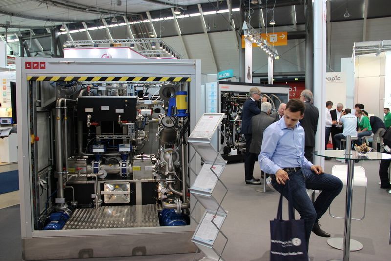 Wässrige Teilereinigung oder doch lieber mit Lösemitteln? Die Unternehmen der Surface Alliance haben beides parat. (Bild: Itasse)