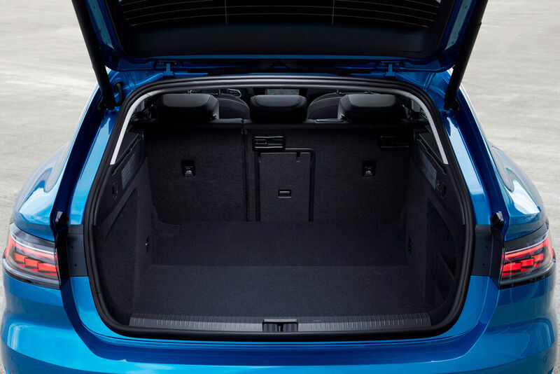 Über 1.600 Liter Gepäck sollen in den Kofferraum des VW Arteon Shooting Brake passen. (Volkswagen)