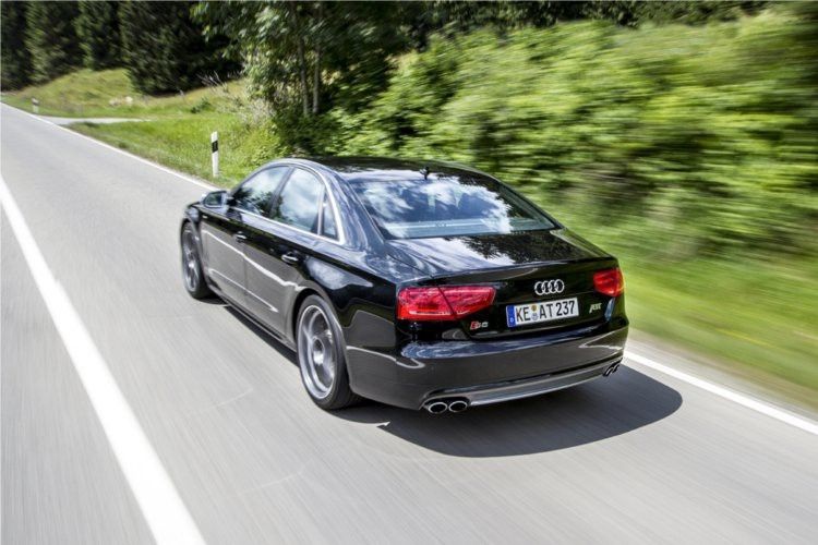 Die AS8 genannte Limousine kommt dank geänderter Motorelektronik des 4,2-Liter-Turbobenziners auf 456 kW/620 PS. (Abt)