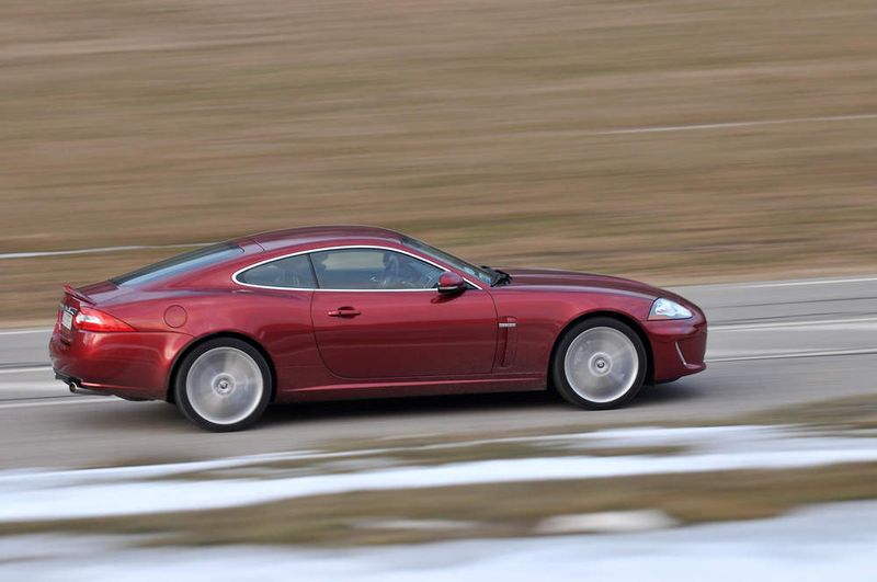 Die Käufer des XK haben jetzt die Wahl zwischen 14 verschiedenen Außenlackierungen. Zwei Farben sind dem XKR vorbehalten. (Archiv: Vogel Business Media)