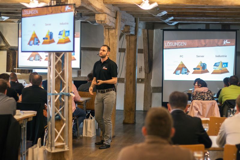 Highlights und Lösungen präsentierte Alexander Plöger direkt nach der Mittagspause (Bild: Extra Computer)