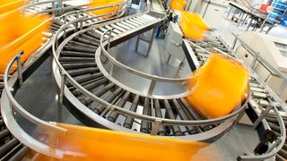 Sick zeigt auf der Cemat 2016 Komplettlösungen für einen effizienten Materialfluss. (Bild: Sick)