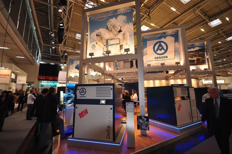 Aerzener Maschinenfabrik hat auf Basis Drehkolbengebläse und Schraubenverdichter die Drehkolbenverdichter-Baureihe Delta Hybrid entwickelt. Durch die konstruktive Verschmelzung beider Systeme entstehen neue Möglichkeiten in der Unter- und Überdruck-Erzeugung. (Archiv: Vogel Business Media)