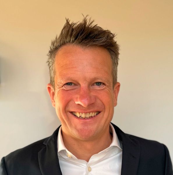 Heiko Borwieck (Bild) ergänzt ab 01. Januar 2025 das Gründer-Duo um David Barg und Prof. Dr. Christian Storm in der Geschäftsführung der TCC GmbH. Borwieck wird zukünftig v. a. den Bereich Vertrieb verantworten. (Bild: privat)