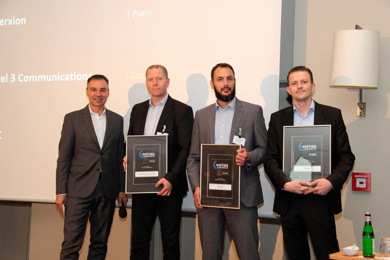 Die Gewinner der Kategorie „Colocation/Rechenzentrum“: Interxion (Volker Ludwig), Level 3 Communications (Dirk Hagenkötter) und QSC (Manuel Jenne). (Bild: Vogel IT-Akademie)